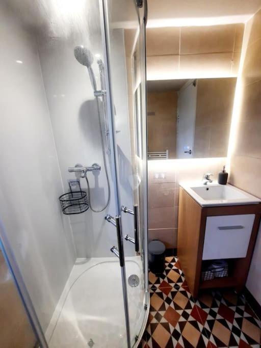 Alross Studio Flat / Private Bathroom London Ngoại thất bức ảnh