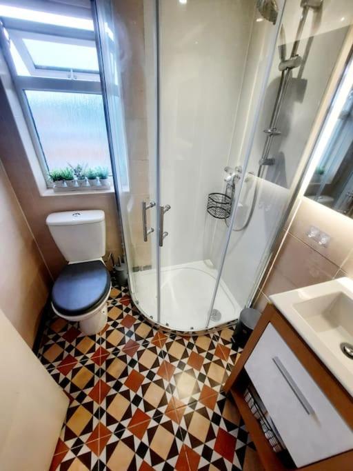 Alross Studio Flat / Private Bathroom London Ngoại thất bức ảnh