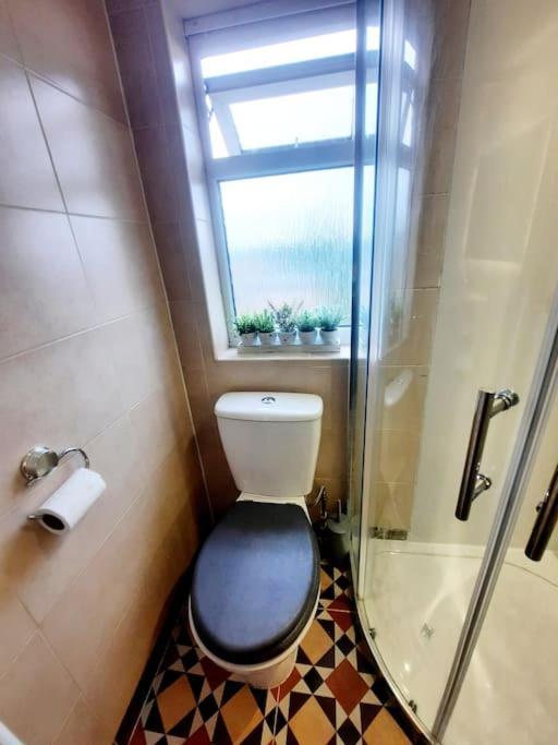 Alross Studio Flat / Private Bathroom London Ngoại thất bức ảnh