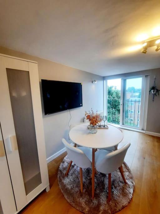 Alross Studio Flat / Private Bathroom London Ngoại thất bức ảnh