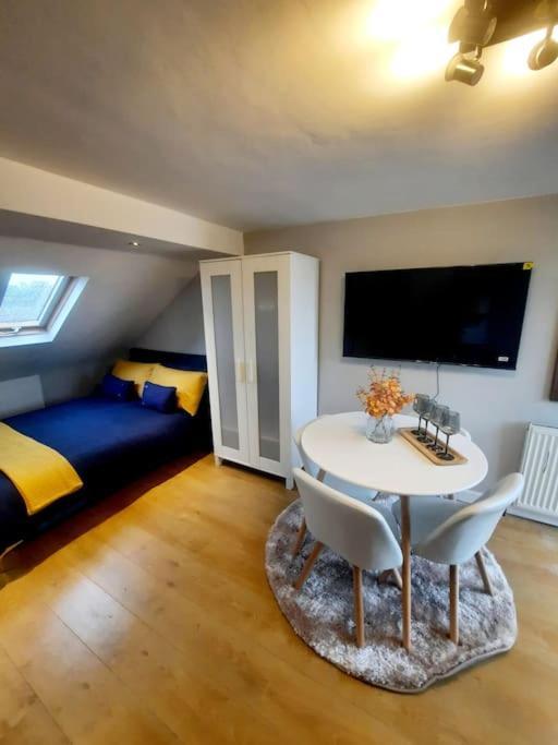 Alross Studio Flat / Private Bathroom London Ngoại thất bức ảnh