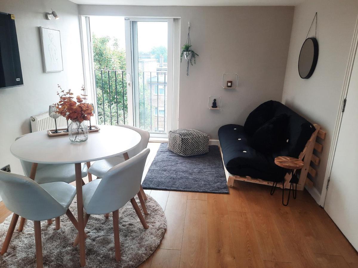 Alross Studio Flat / Private Bathroom London Ngoại thất bức ảnh