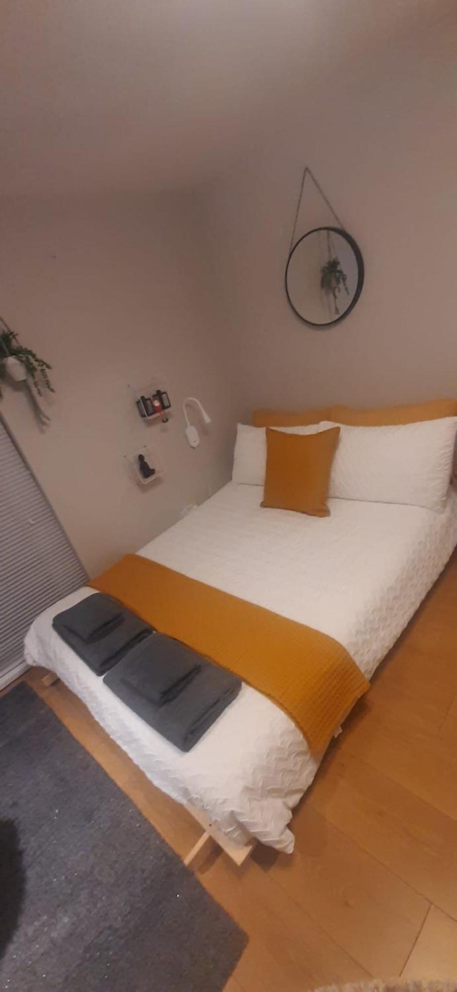 Alross Studio Flat / Private Bathroom London Ngoại thất bức ảnh
